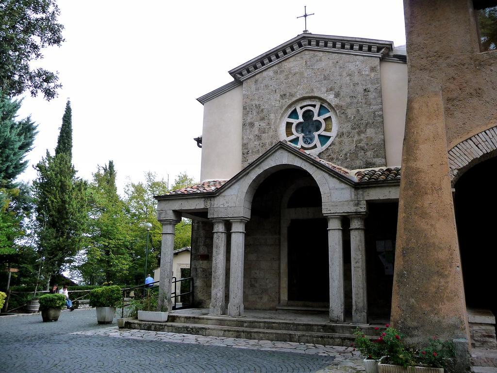 L'Angelo Pellegrino Miniappartamenti Rieti Kamer foto